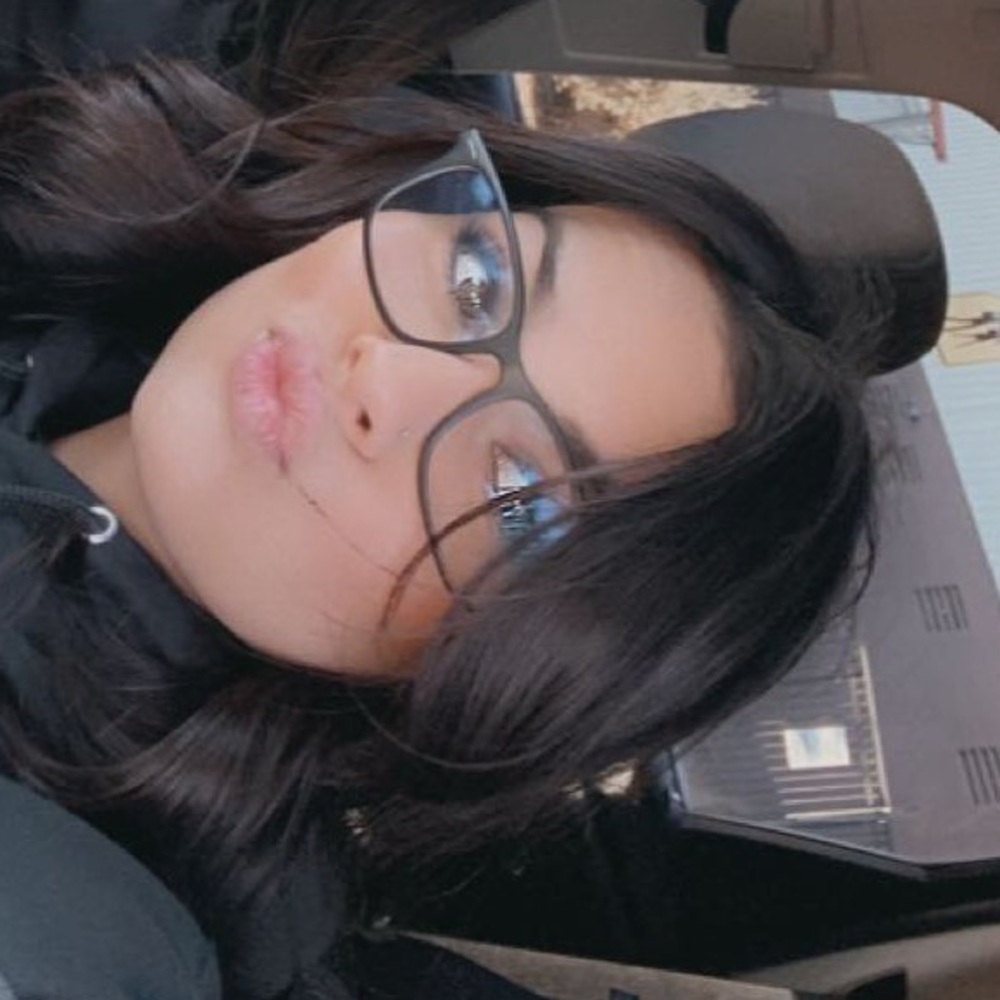 Meet your Posher, Izabella